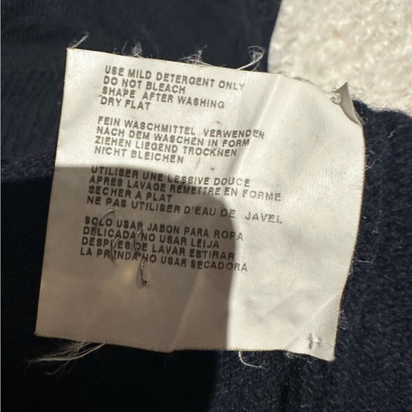 Hugo Boss Wool Vest Made in Italy - Picture 12 of 13